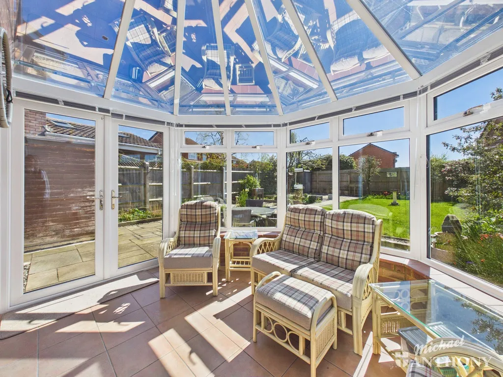 Elham Way, Aylesbury, HP21 9XN, photo 10