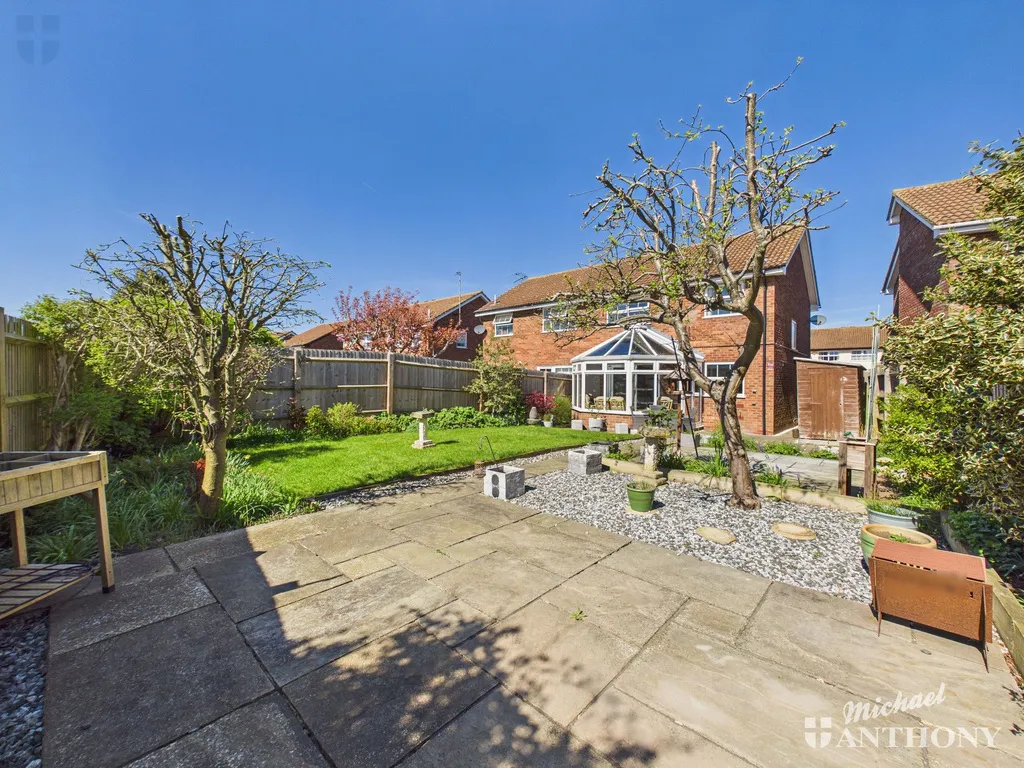 Elham Way, Aylesbury, HP21 9XN, photo 13