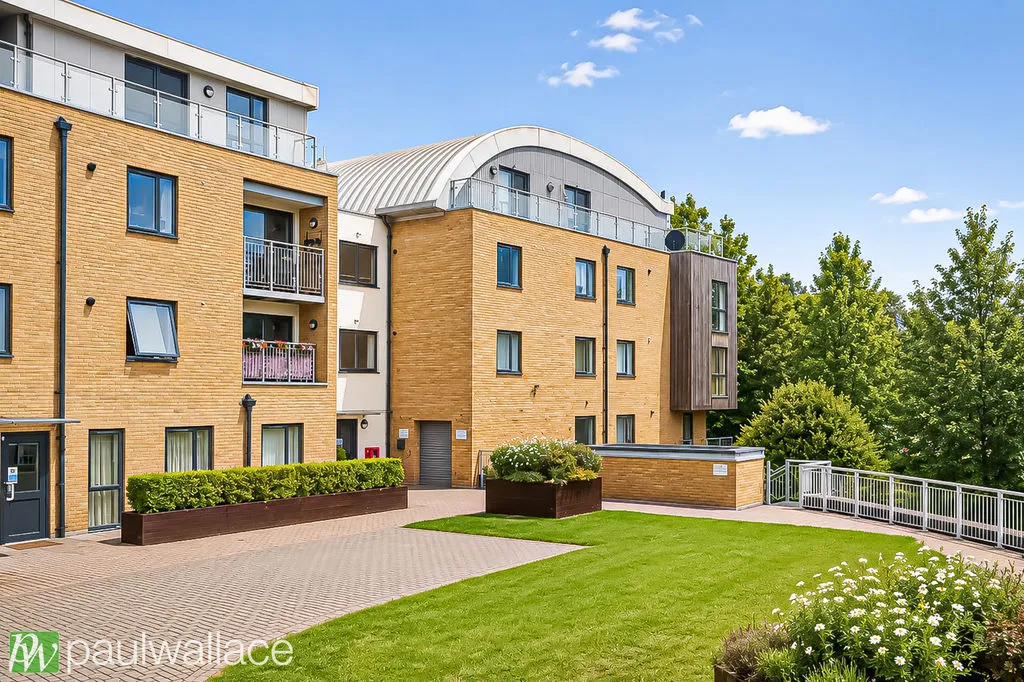 Smeaton Court, Hertford, SG13, photo 2