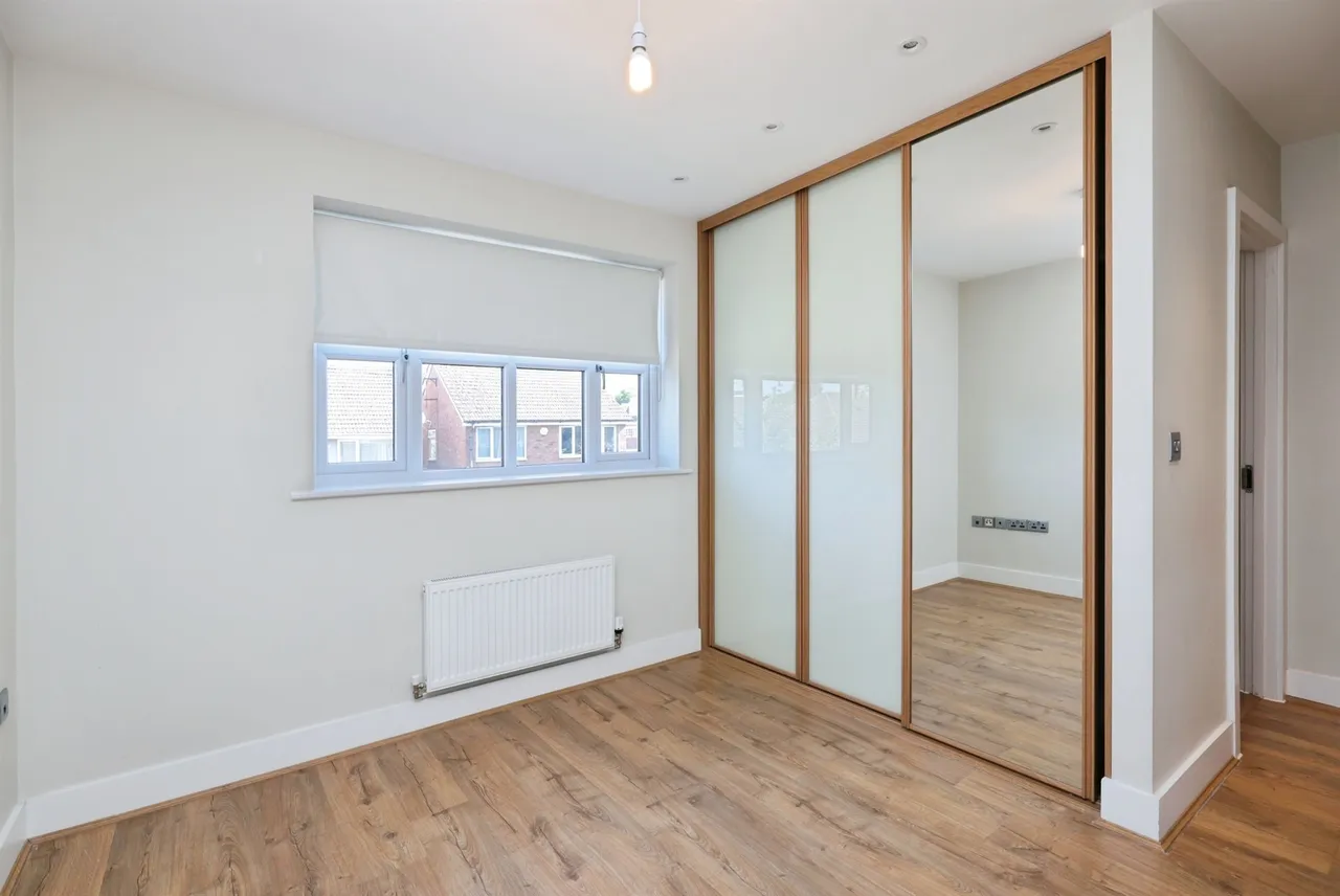 Trident Road, Watford, photo 5