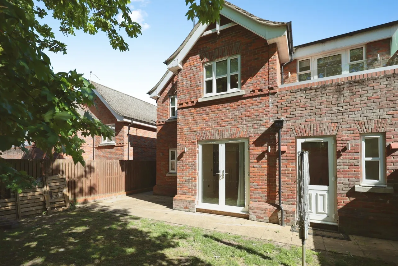 Trident Road, Watford, photo 12
