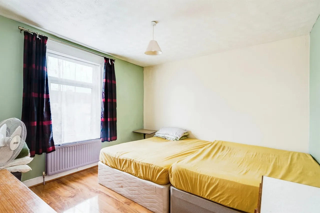 Salisbury Street, Swindon, SN1, photo 8