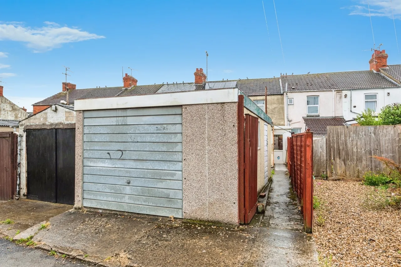 Salisbury Street, Swindon, SN1, photo 11