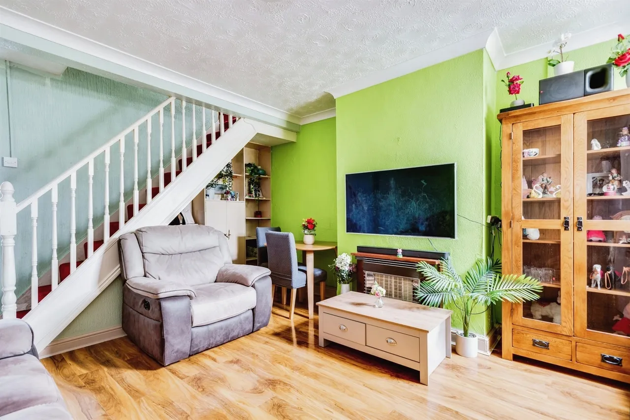 Salisbury Street, Swindon, SN1, photo 2
