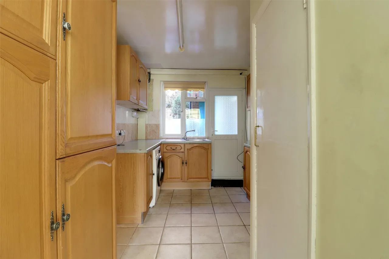 Blackthorn Close, Reigate, RH2, photo 11