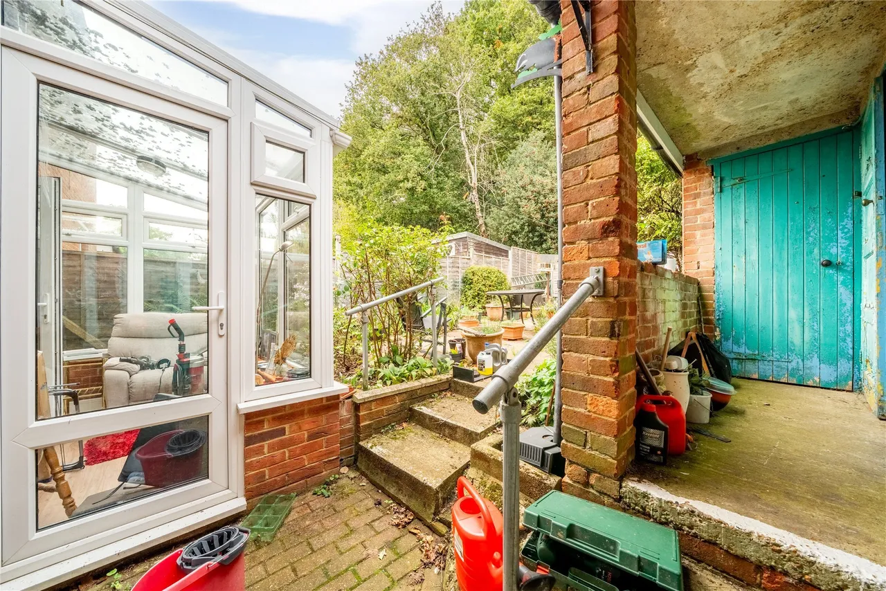 Blackthorn Close, Reigate, RH2, photo 18