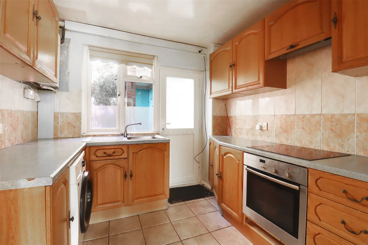 Blackthorn Close, Reigate, RH2, photo 4