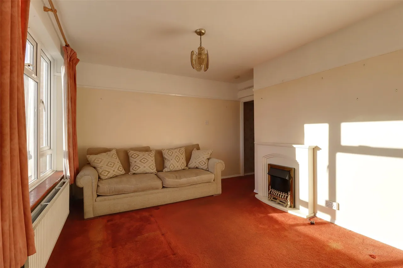 Blackthorn Close, Reigate, RH2, photo 3