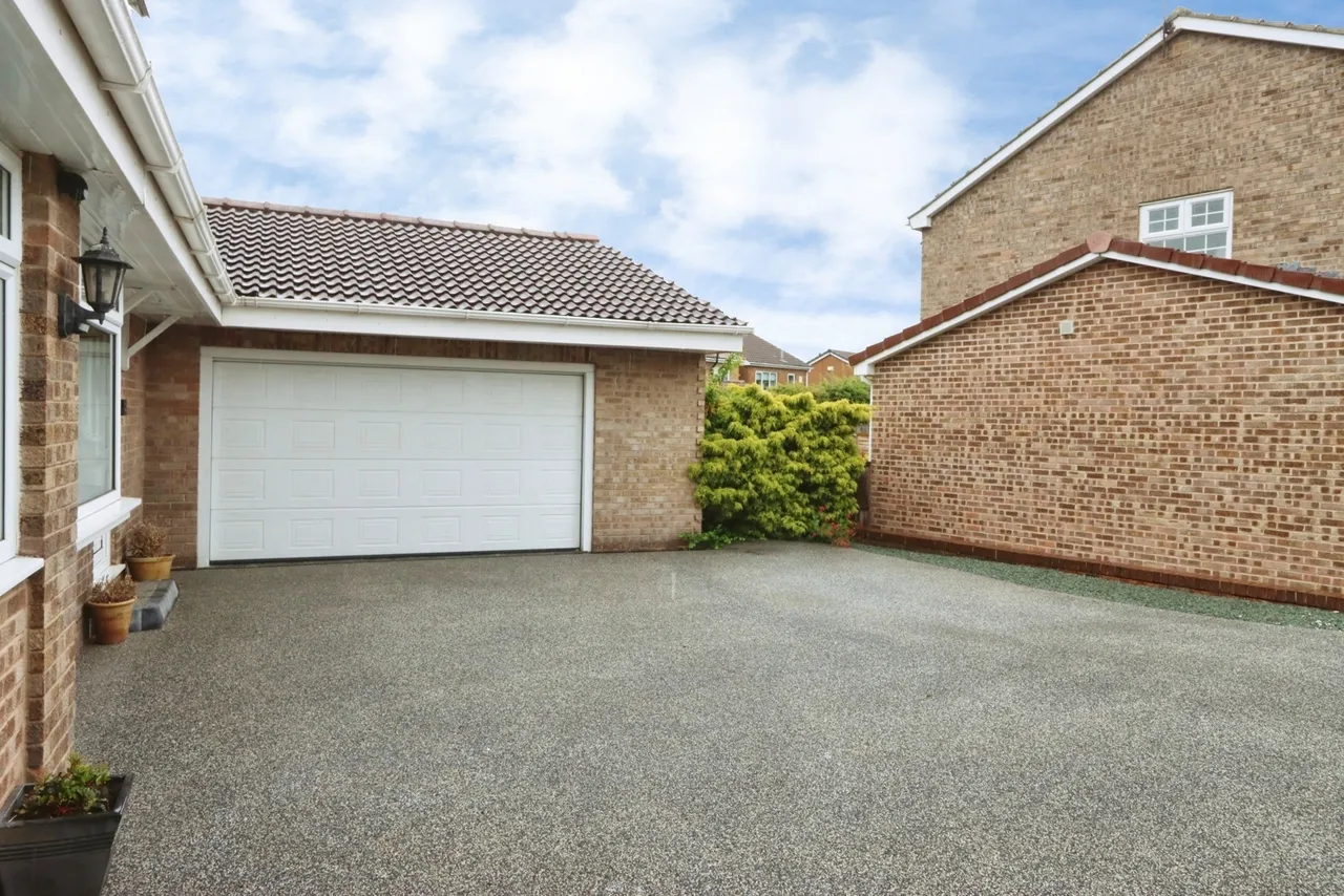 Rothbury Close, Sothall, Sheffield, S20, photo 19