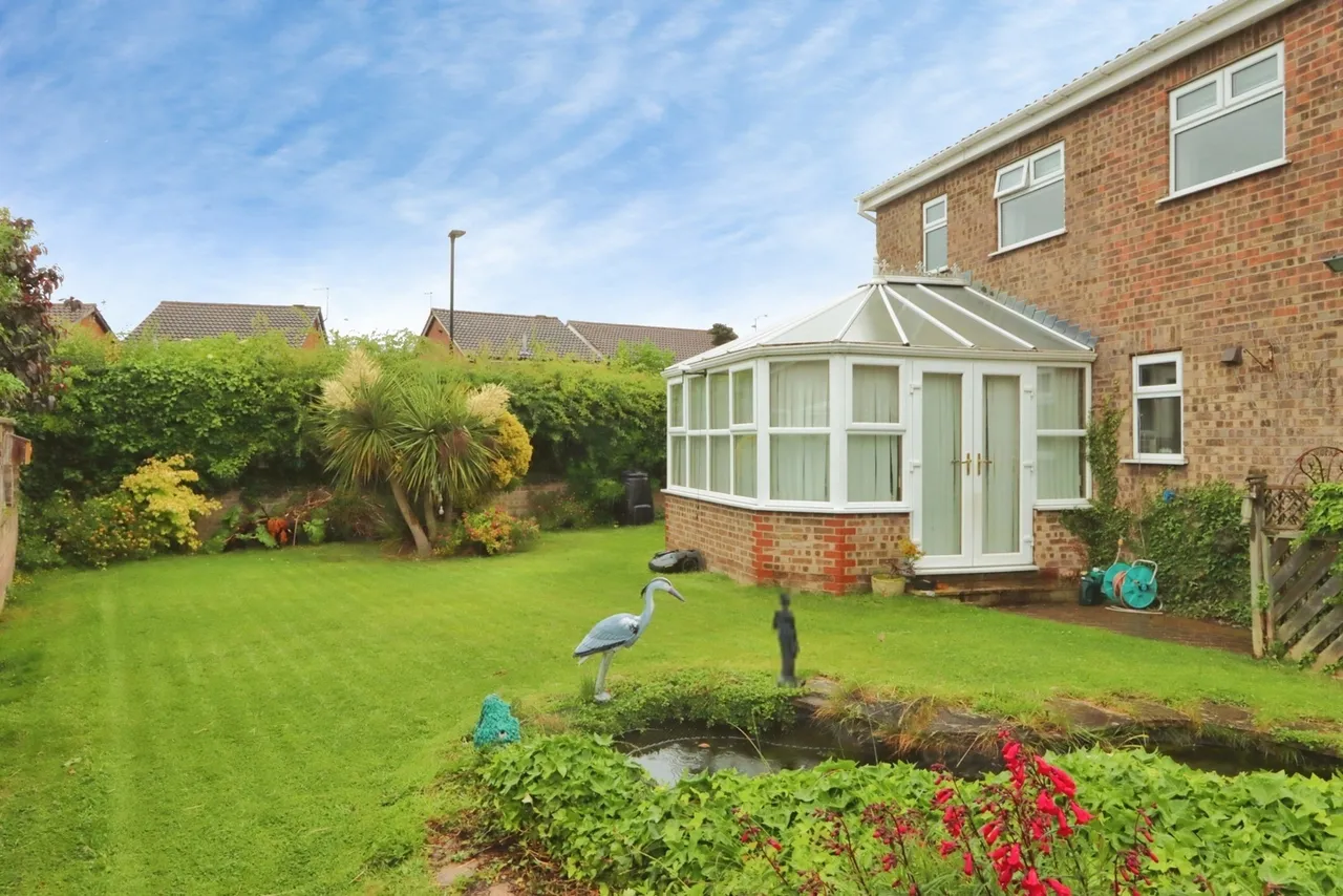 Rothbury Close, Sothall, Sheffield, S20, photo 2