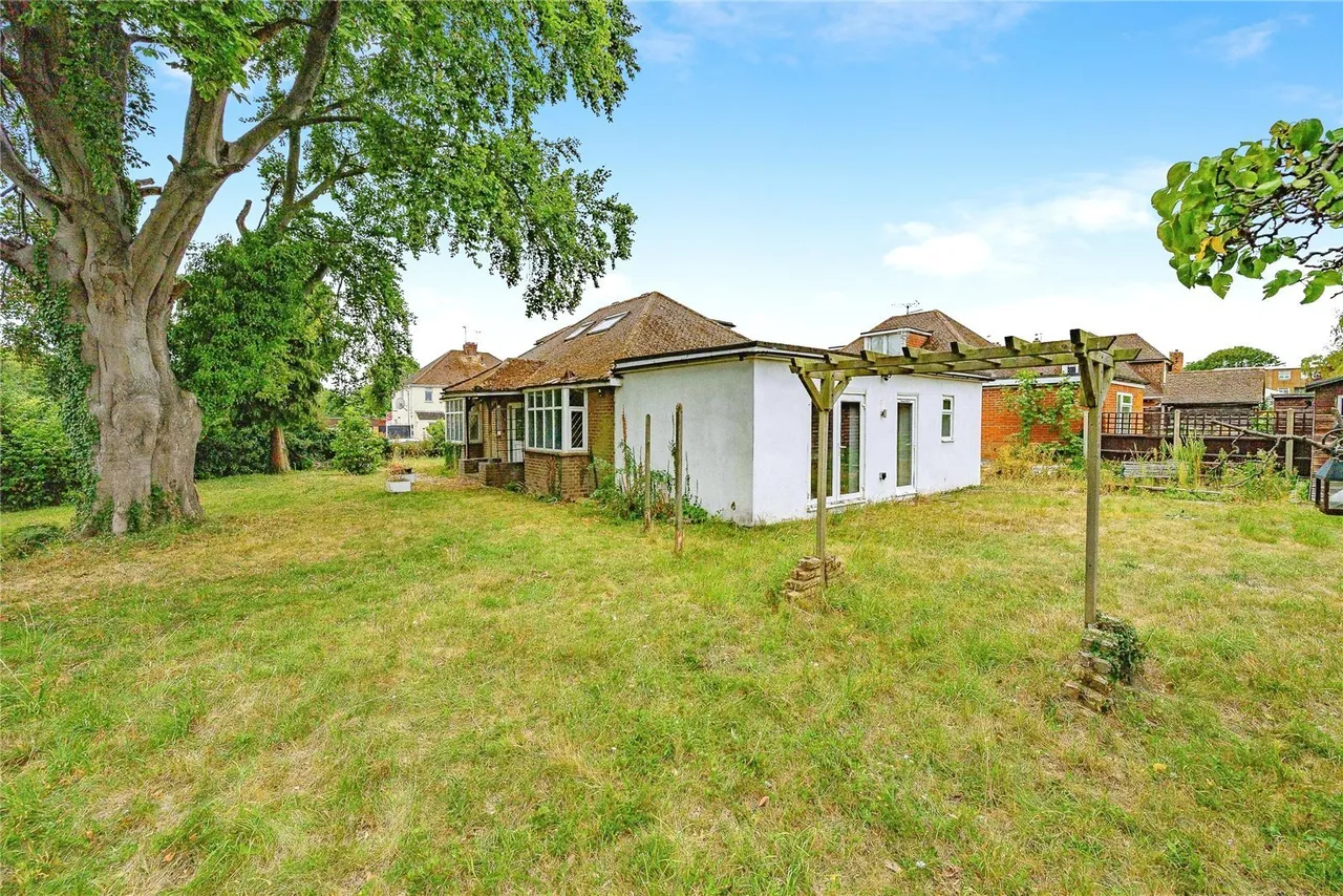 East Hill Road, Houghton Regis, Dunstable, Bedfordshire, LU5, photo 19