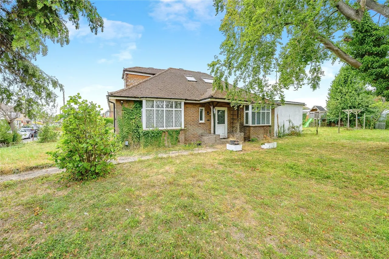 East Hill Road, Houghton Regis, Dunstable, Bedfordshire, LU5, photo 21