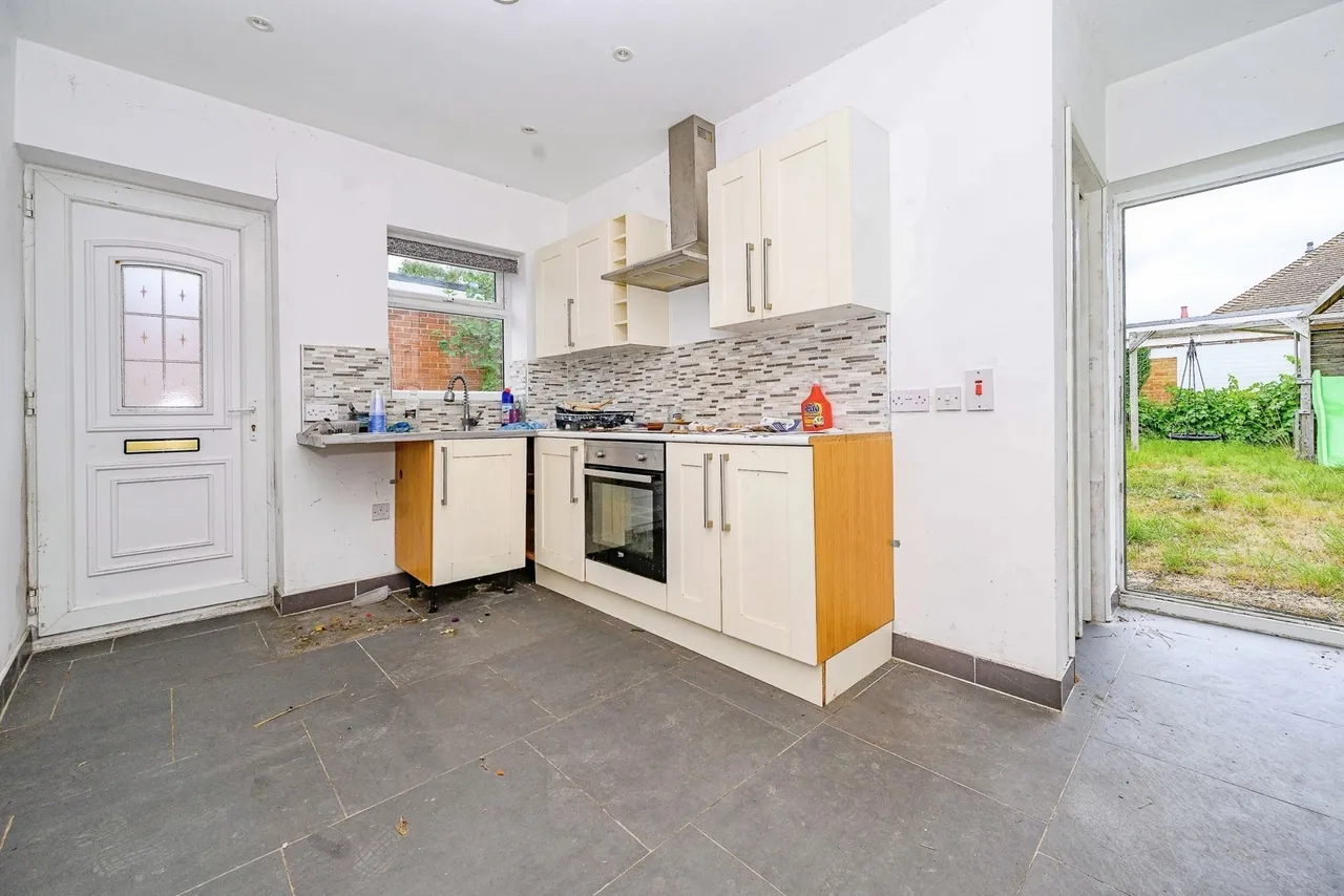 East Hill Road, Houghton Regis, Dunstable, Bedfordshire, LU5, photo 5