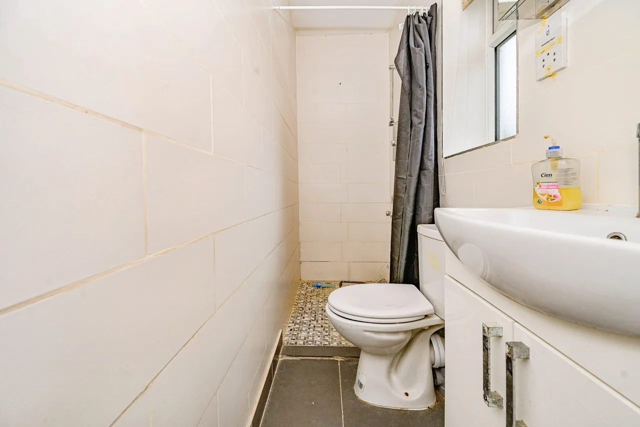 East Hill Road, Houghton Regis, Dunstable, Bedfordshire, LU5, photo 7