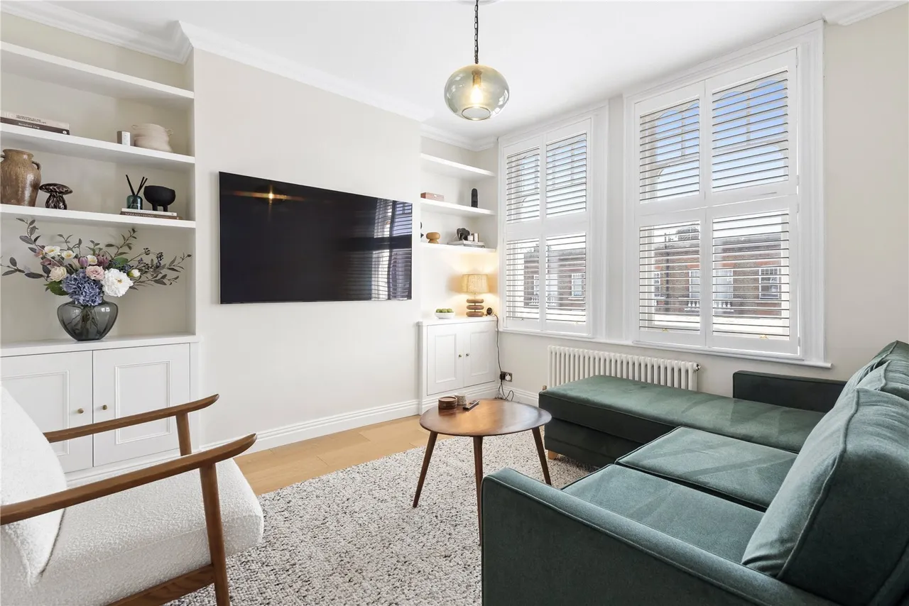 2 bed flat for sale, Queenstown Road, London, SW8