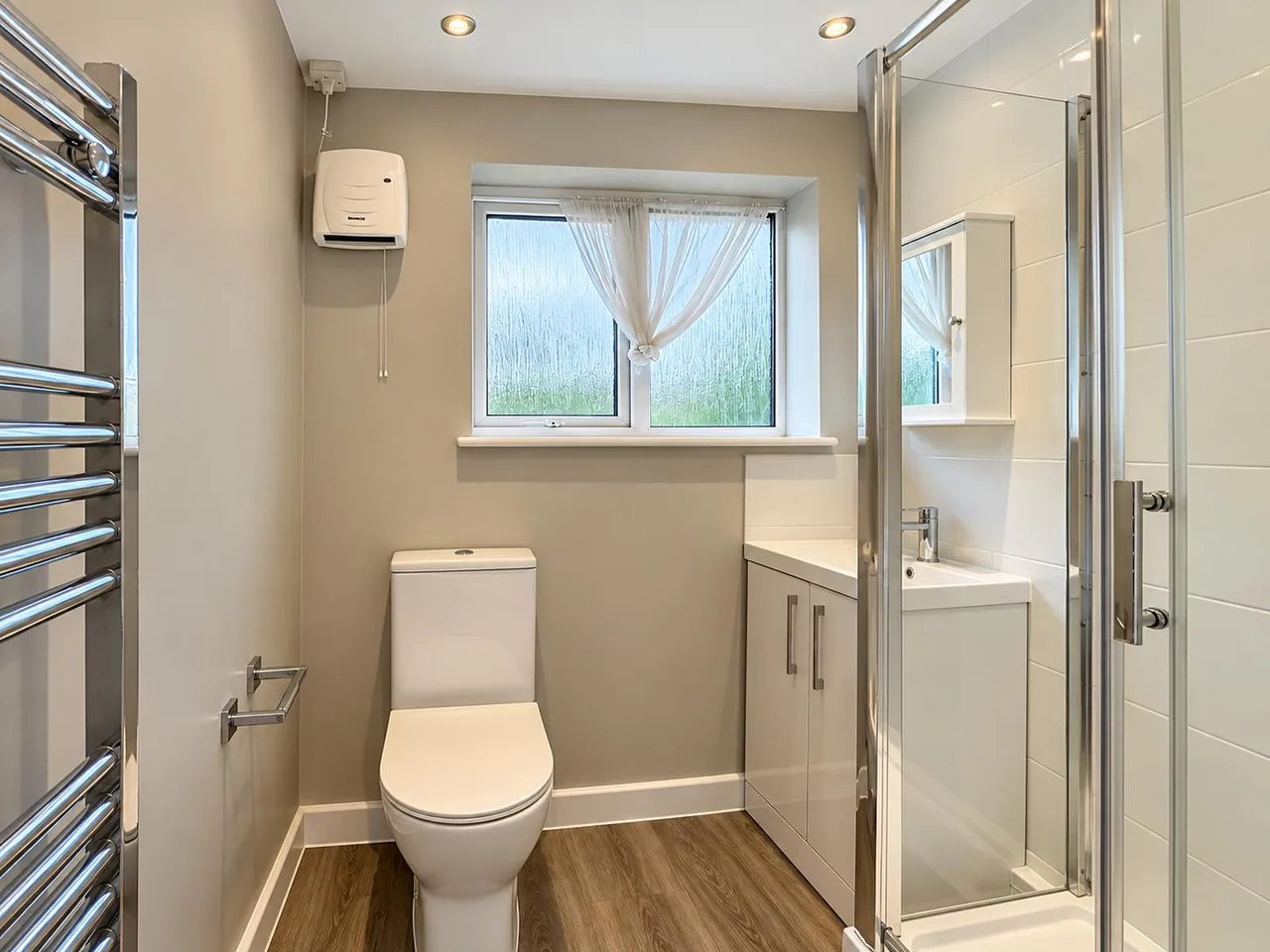 Hereford Close, Epsom, KT18, photo 5