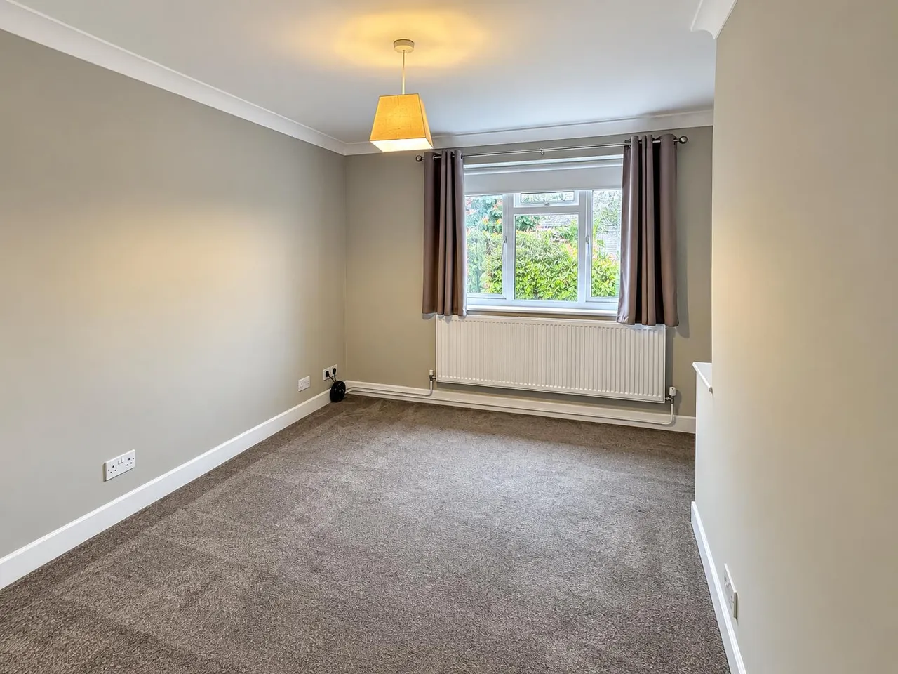 Hereford Close, Epsom, KT18, photo 4