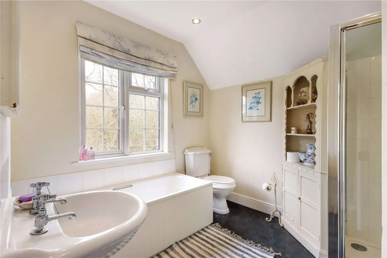 Mount Pleasant, Lamberhurst, Tunbridge Wells, Kent, TN3 8LU, photo 12