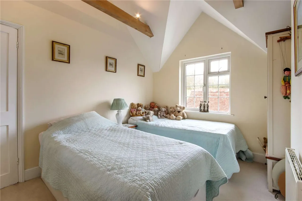 Mount Pleasant, Lamberhurst, Tunbridge Wells, Kent, TN3 8LU, photo 11