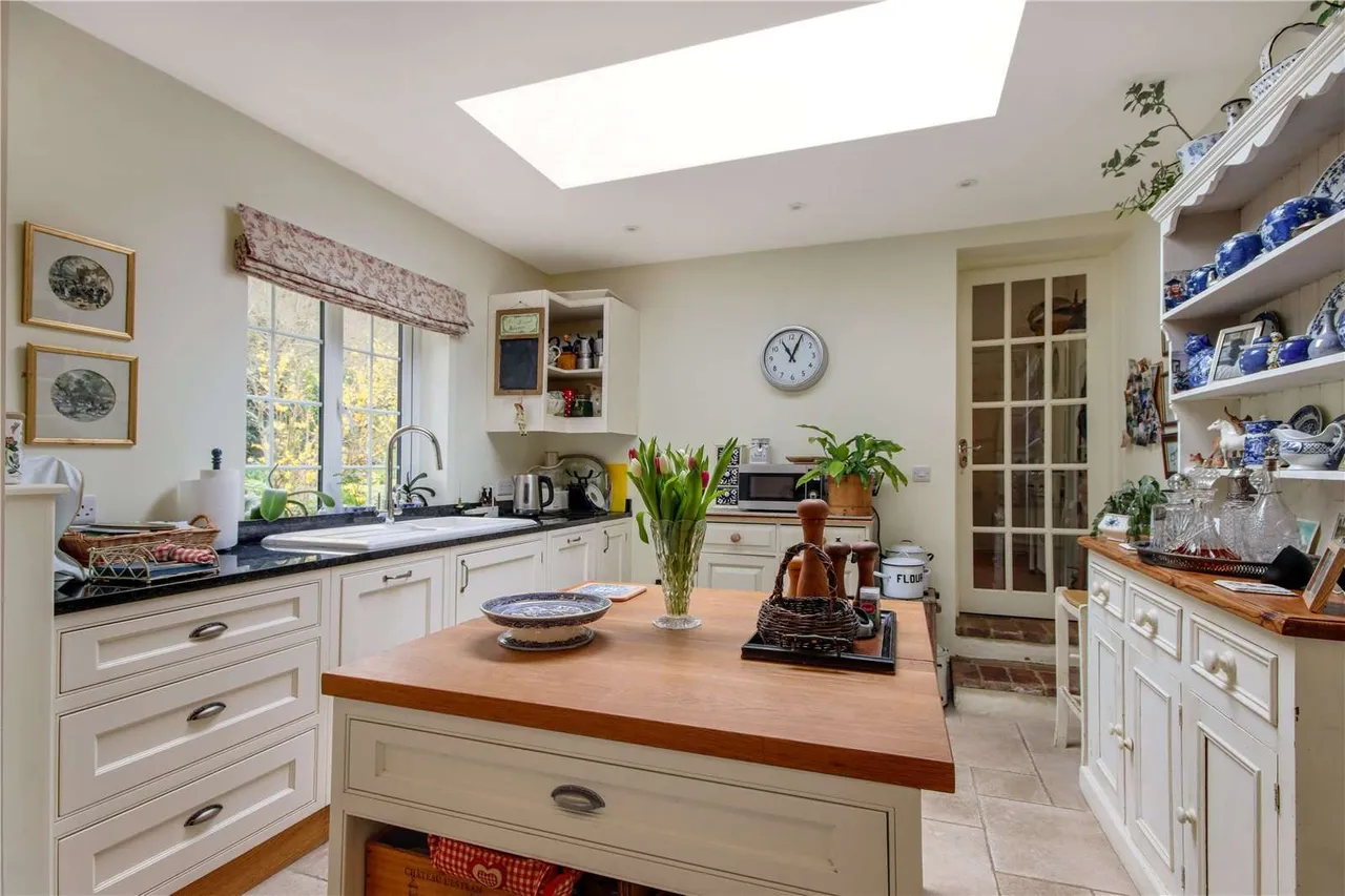 Mount Pleasant, Lamberhurst, Tunbridge Wells, Kent, TN3 8LU, photo 5