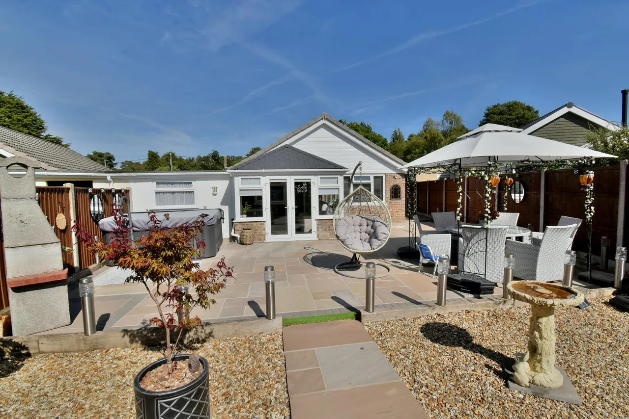 Ameysford Road, BH22, photo 3
