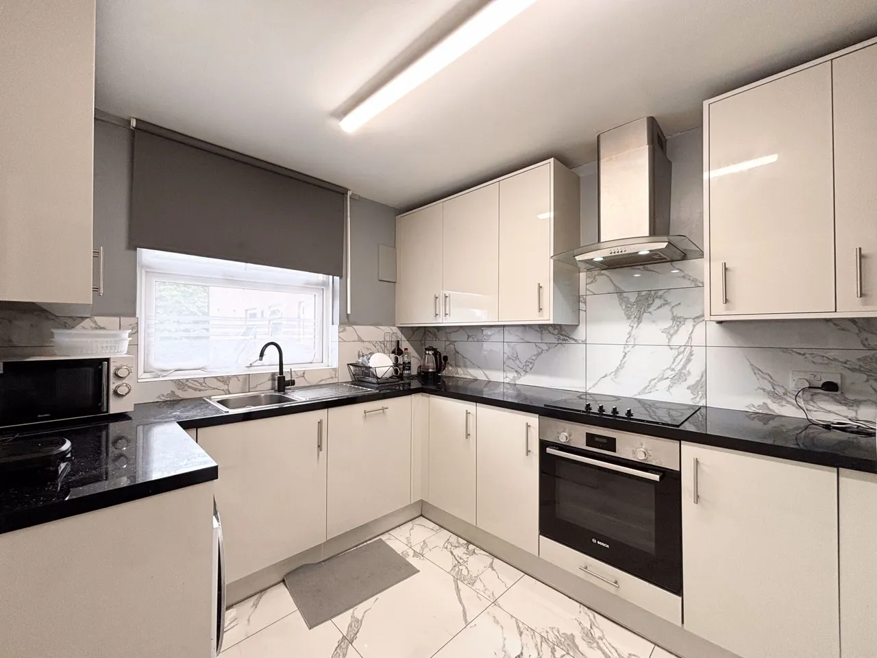 3 bed flat for sale, Dishforth Lane, London, NW9
