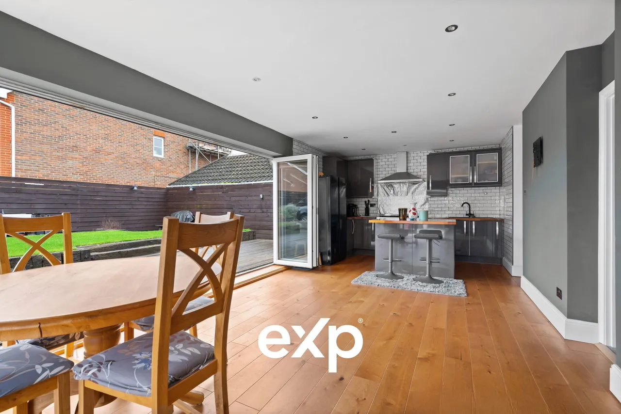 Ashford Road, Ashford - TW15, photo 8