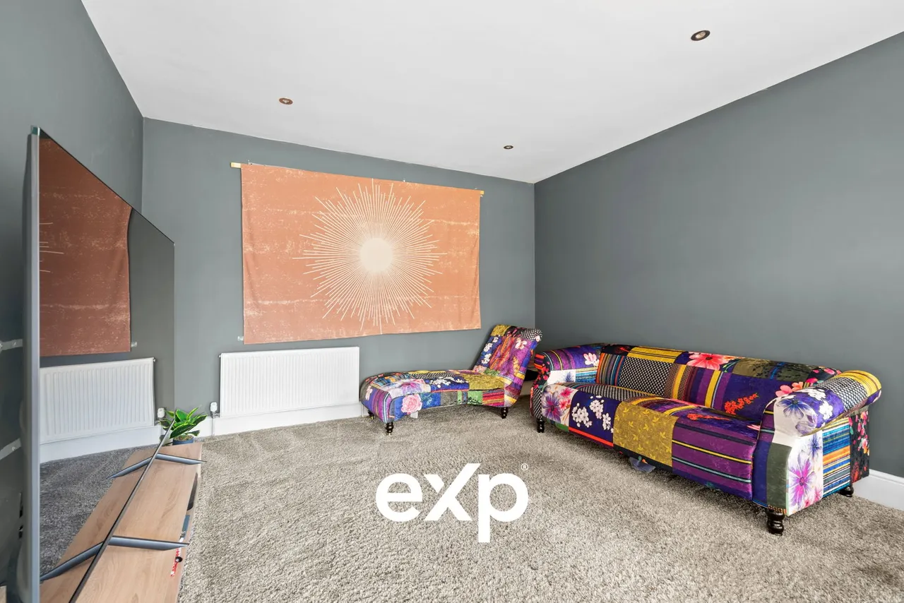 Ashford Road, Ashford - TW15, photo 11