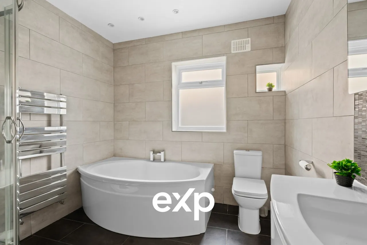 Ashford Road, Ashford - TW15, photo 12