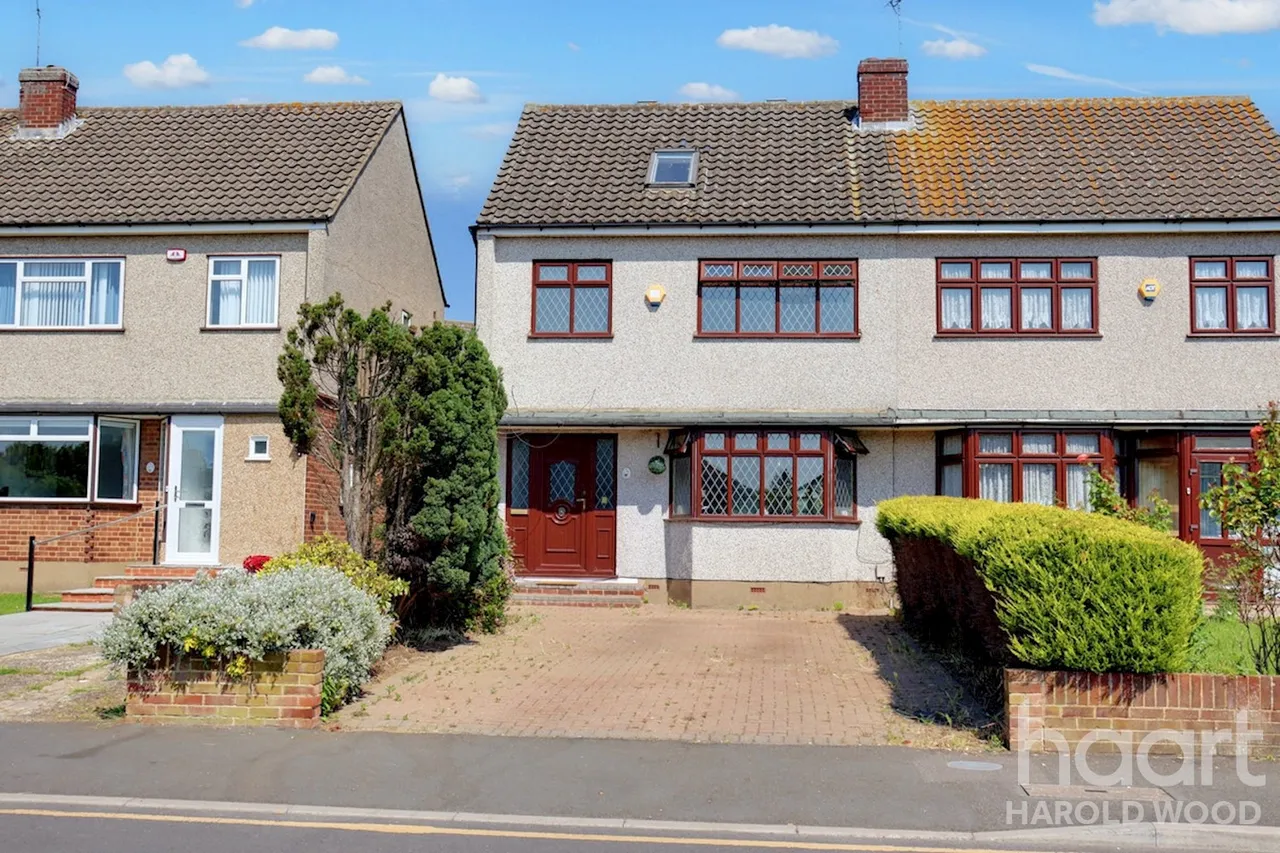 Sackville Crescent, Harold Wood, RM3, photo 40