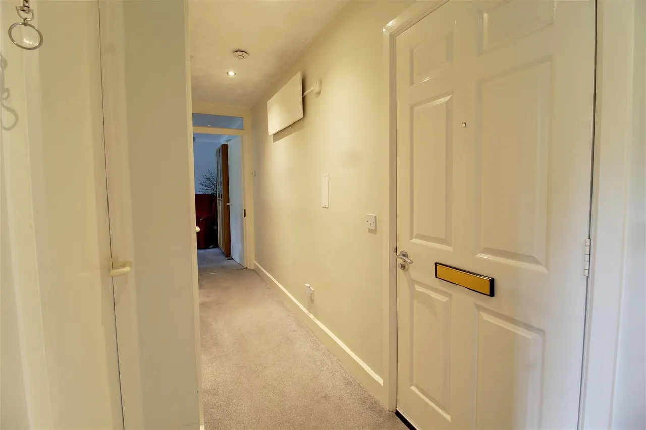 Billy Lows Lane, Potters Bar EN6 1XW, photo 11