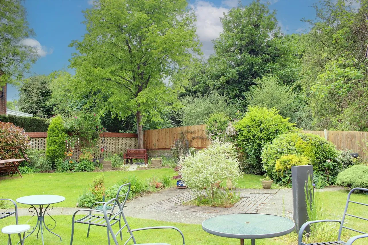 Billy Lows Lane, Potters Bar EN6 1XW, photo 14