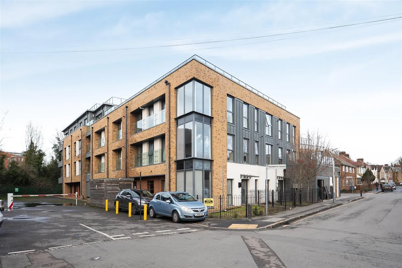 1 bed flat for sale, Warwick Road, West Drayton, UB7