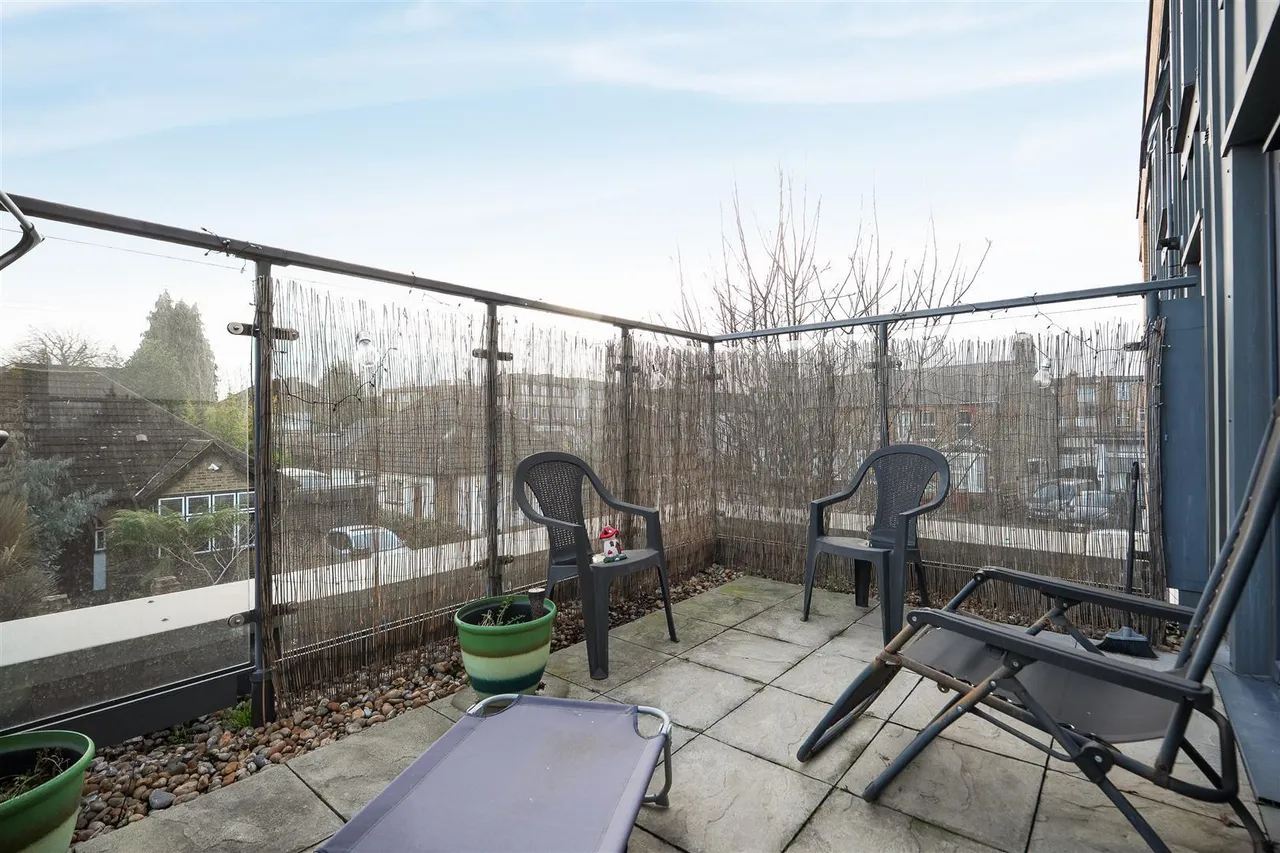 Warwick Road, West Drayton, UB7, photo 3