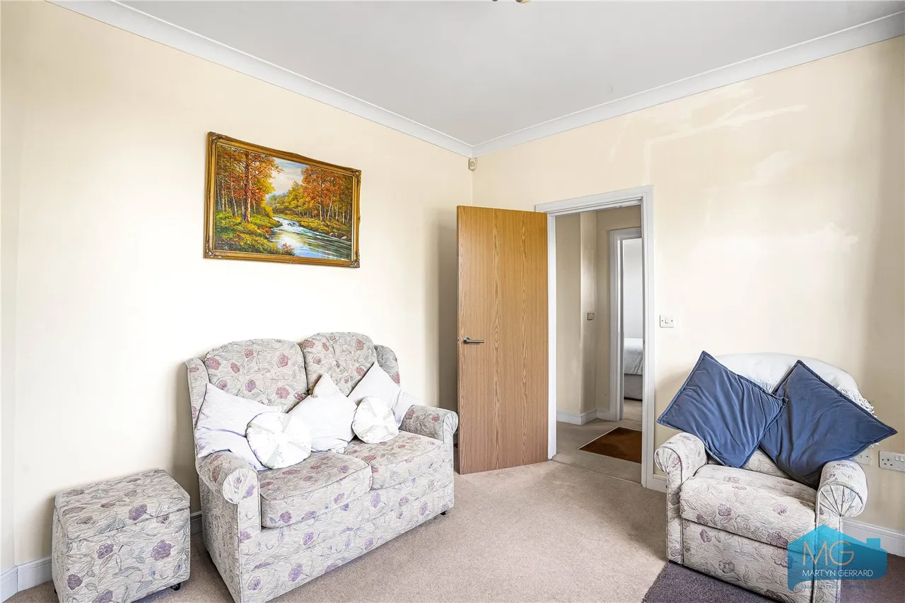 Hammers Lane, London, NW7, photo 11