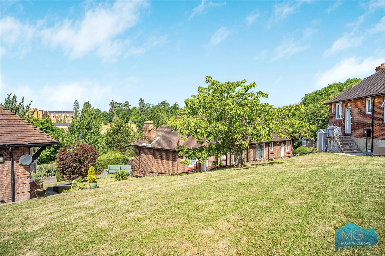 Hammers Lane, London, NW7, photo 13