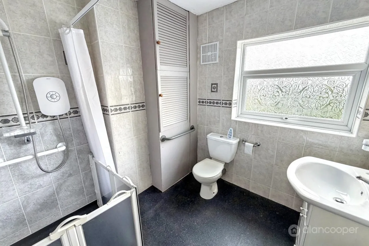 Ivanhoe Avenue, Attleborough, CV11, photo 11