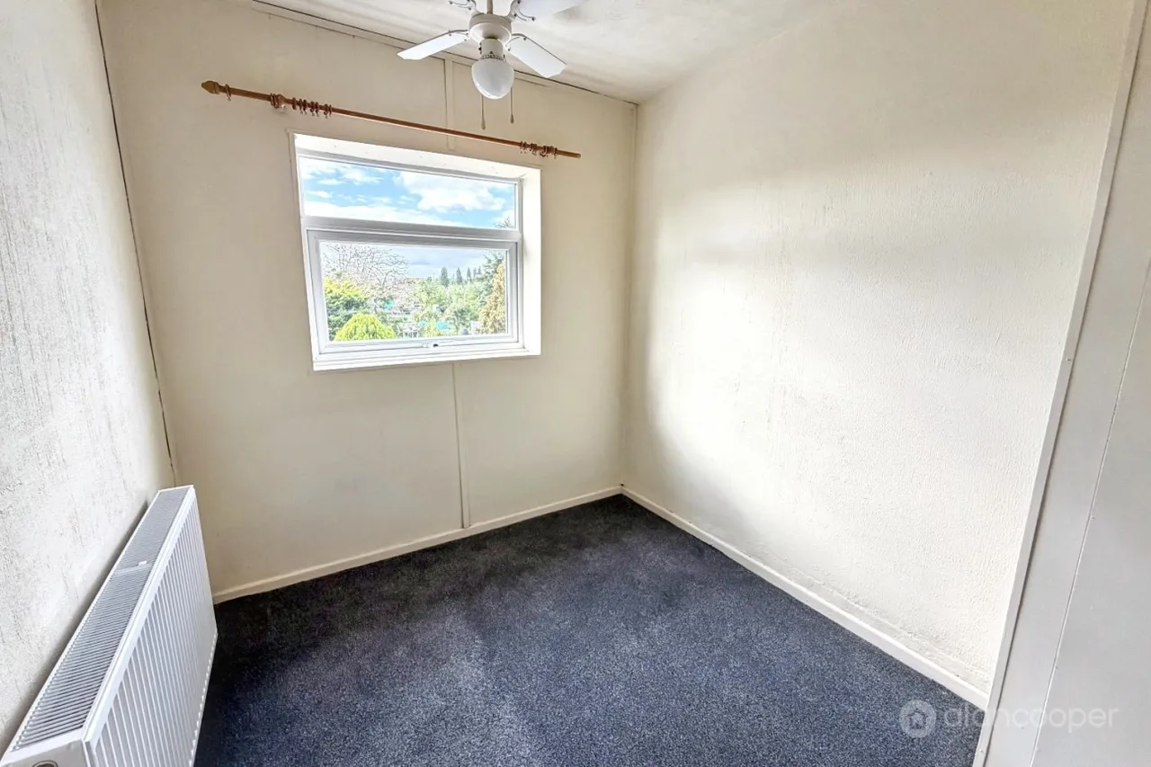 Ivanhoe Avenue, Attleborough, CV11, photo 9