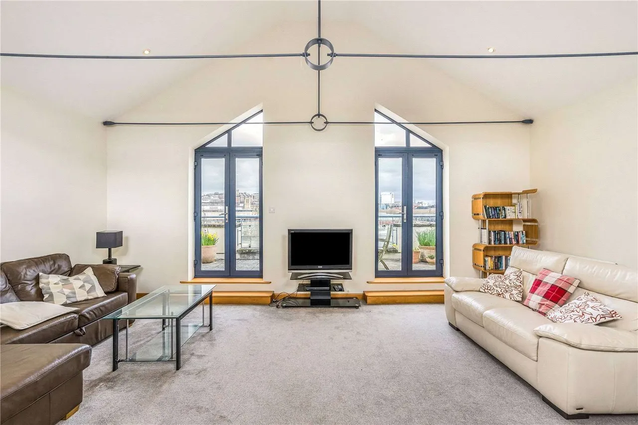 The Quays, Cumberland Road, Bristol, BS1 6UQ, photo 2