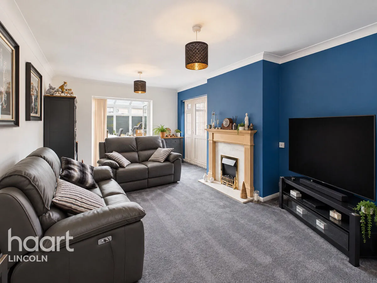 Redhall Drive, Bracebridge Heath, LN4, photo 2