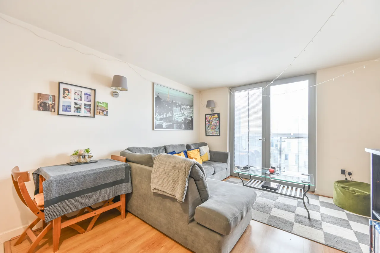 Flat 76, Quadrant Court, Empire Way, Wembley, photo 8