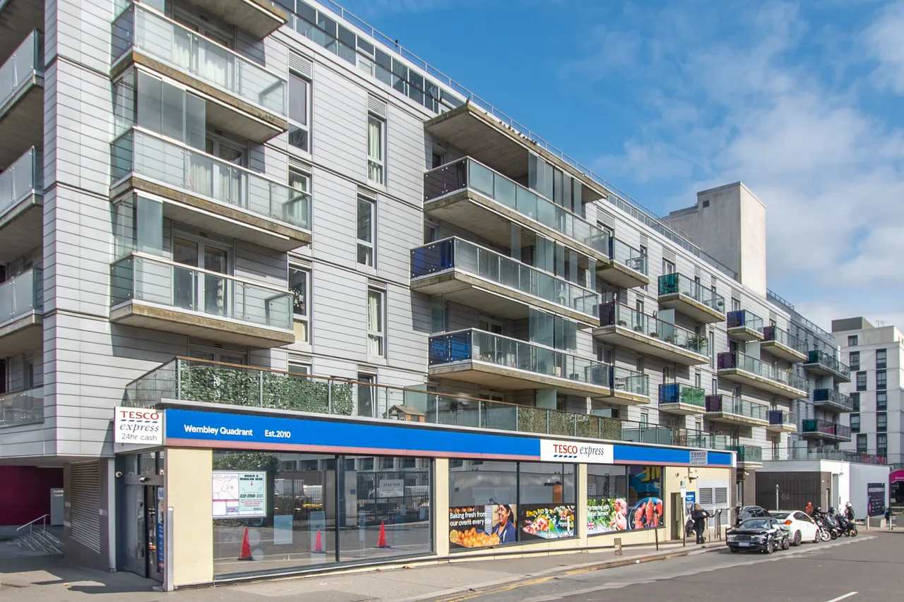 Flat 76, Quadrant Court, Empire Way, Wembley, photo 5
