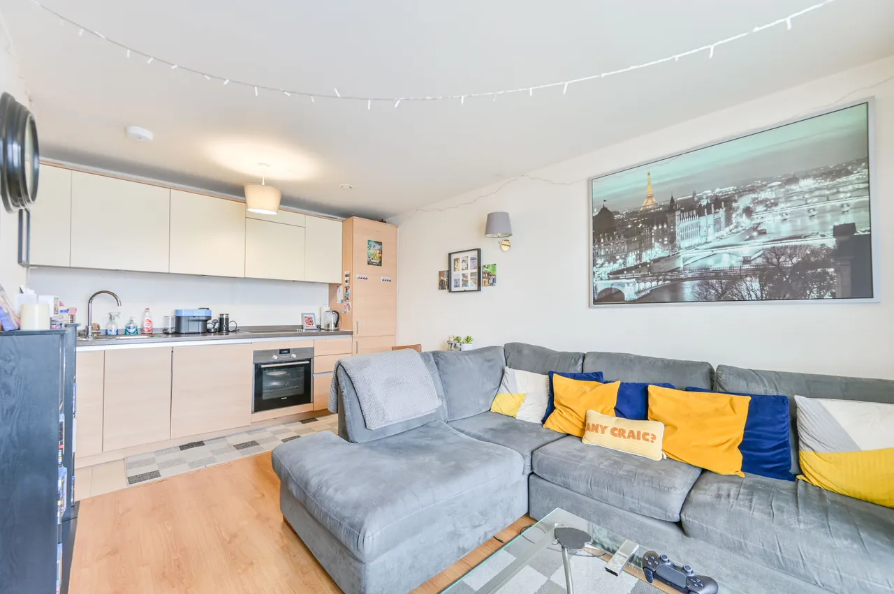 Flat 76, Quadrant Court, Empire Way, Wembley, photo 9