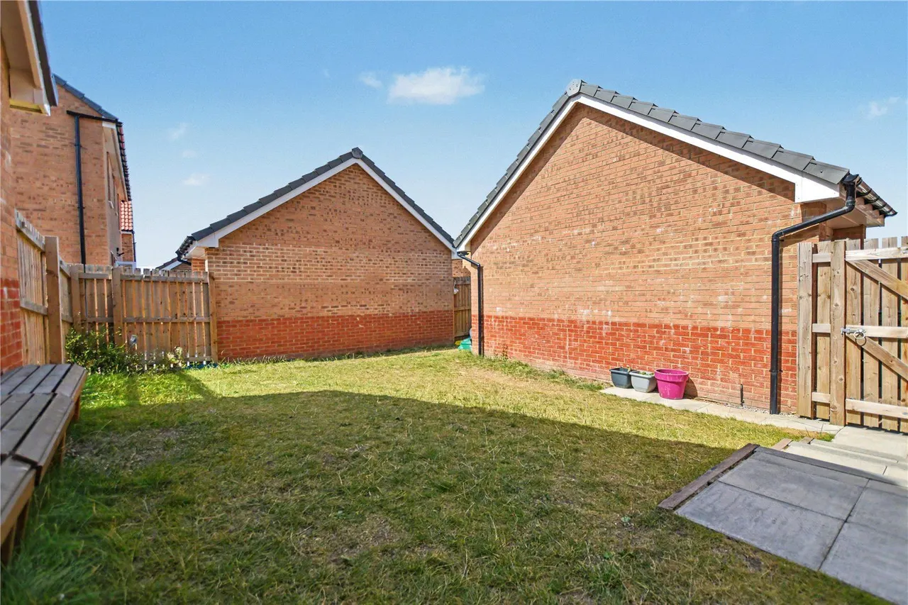Churchyard Drive, East Ardsley, WF3, photo 17