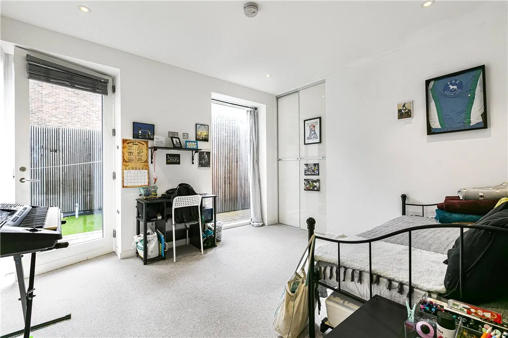 Fairfield Avenue, Staines-upon-Thames, TW18, photo 6