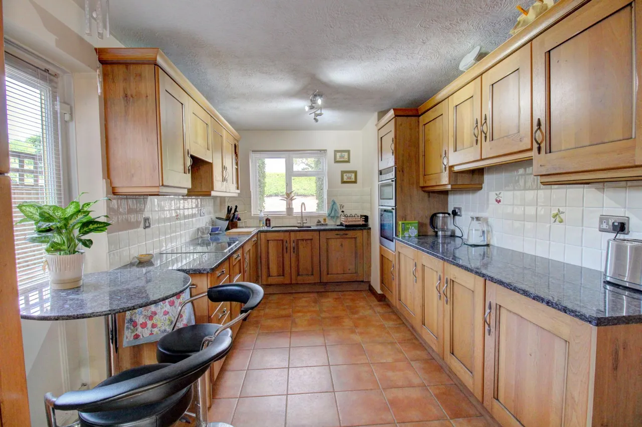 Wellington Way, Horley, RH6, photo 5