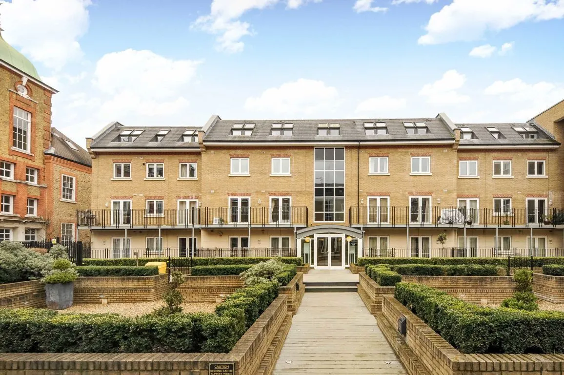 1 bed flat for sale, Garratt Lane, SW18