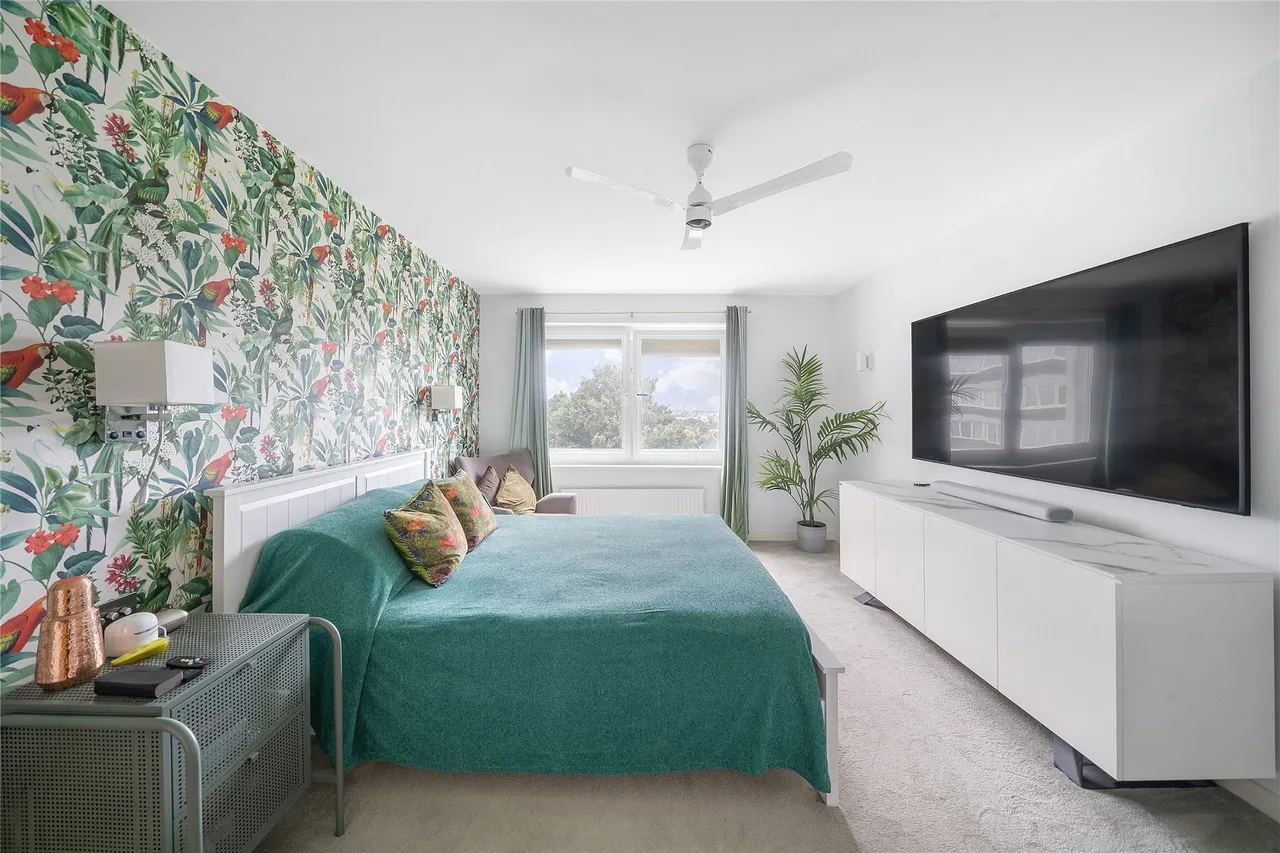 Somerset Road, London, SW19, photo 6