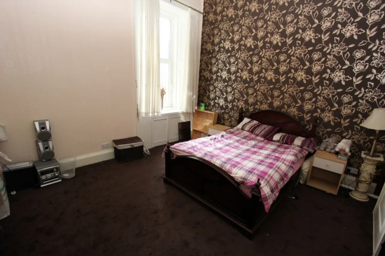 71 Dixon Avenue, photo 6
