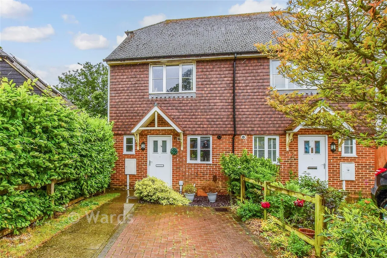 2 bed house for sale, Cruttenden Close, Tenterden, TN30